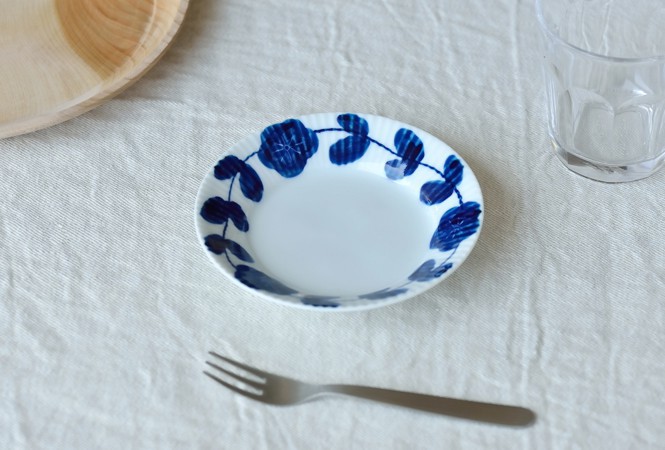 新居祝いのプレゼントに、収納も◎なMade in JAPANの食器を贈ろう