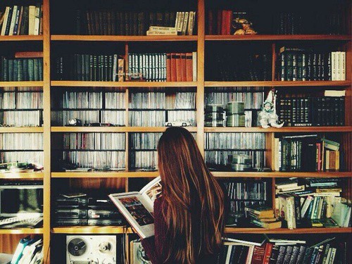 読書に映画。想像力豊かな文化系彼女には、趣味に寄り添うグッズをプレゼント