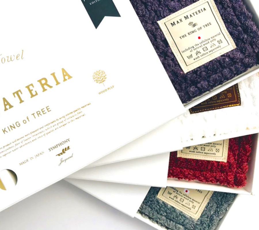 美しく、使いやすい。ハズせないプレゼント選びには、上質タオルハンカチを。