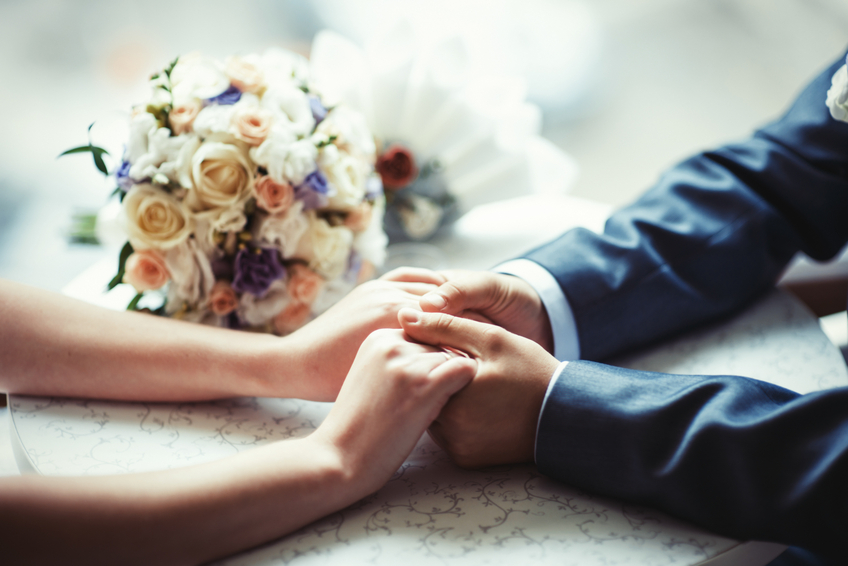過去から未来へ紡ぐ。旦那さんに贈る結婚記念日のプレゼント