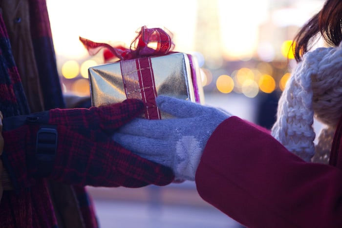 彼氏・彼女のクリスマスプレゼントに財布を贈ろう！選び方のポイントをチェック