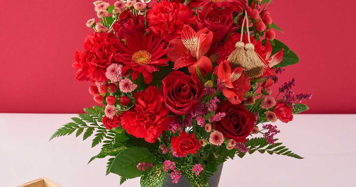 Anny flowers 【送料無料】祝！還暦 M 〜紅〜｜60歳のお祝いの