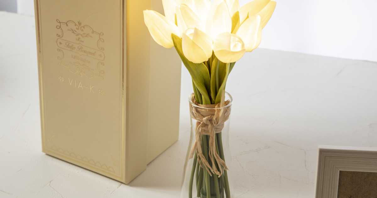 BIRTHDAY BAR 花瓶付 チューリップブーケ LEDライトのプレゼント・ギフト通販 | Anny（アニー）