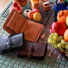 middle wallet