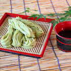 抹茶そば 1袋 2人前 静岡県産抹茶 茶蕎麦 本返しざるそばつゆ付き 乾麺タイプ