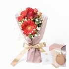 【送料無料】ミニブーケとゴディバクッキーセット [ショッパー付き] | レッド