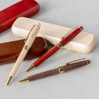 仕事でもプライベートでも大活躍！彼女に喜ばれるボールペンのプレゼント特集