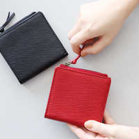 妻のクリスマスプレゼントに贈りたい財布│種類別にご紹介