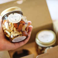 ギフトで美と健康をサポート。ゴロゴロ具沢山な、ヘルシーグラノーラを贈ろう