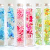 結婚祝いに喜ばれるハーバリウム!女性の心を惹きつける魅力的な花でお祝いしよう