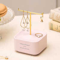 友達夫婦の引っ越し祝いにおすすめのプレゼント15品を厳選してご紹介