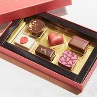バレンタインの友チョコ、今年はリッチに。2024年、友達と楽しむ大人チョコ特集