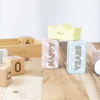 赤ちゃんが楽しんで遊べる!出産祝いにぴったりな積み木のおもちゃ特集