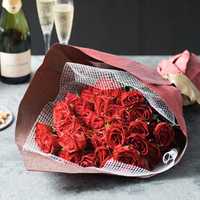 4年目の結婚記念日「花婚式」に贈りたくなる、人気のプレゼント特集!