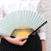 夏生まれの彼女にプレゼント!女性が喜ぶおしゃれなサマーアイテム特集