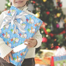 3歳向けクリスマスプレゼント特集。好奇心をくすぐり、心と体を育むおもちゃ21選