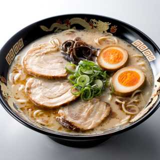 熊本らーめん(くまモンロゴ入り)とんこつ味 乾麺15食