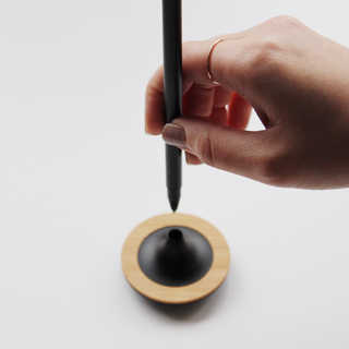 Vertical Bamboo Stand Pen