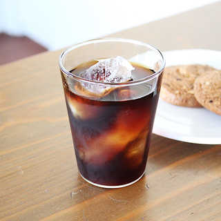 THE GLASS SHORT