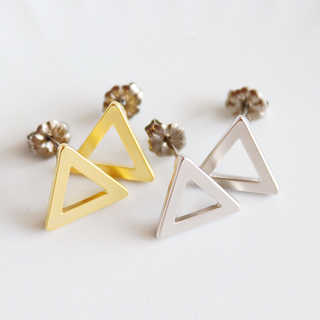 Triangle ピアス