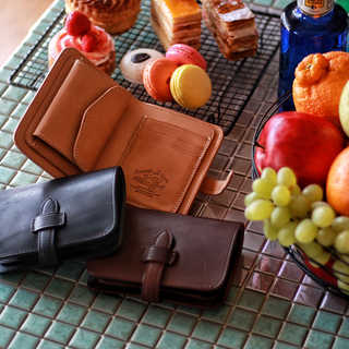 middle wallet