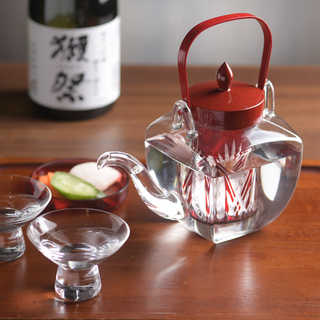 江戸切子 ガラス製ちろり 朱  チロリ 日本製 冷酒 徳利 氷 ポケット 耐熱ガラス ピッチャー 熱燗 ぬる燗 酒好き