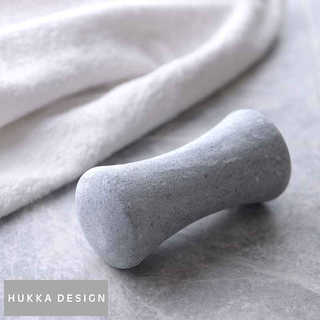 マッサージ 天然石 おしゃれ HUKKA DESIGN カレリアンソープストーン ネックピロー  北欧 リラックス ケア アイテム