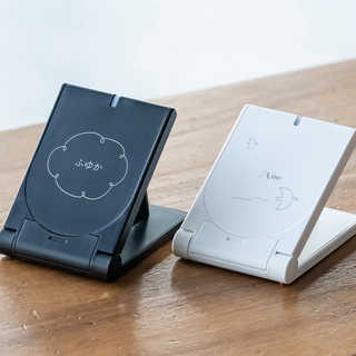名入れ 折りたたみタイプ スタンド式ワイヤレス充電器 5W [Qi規格/急速充電対応]
