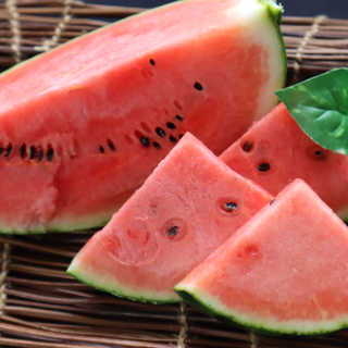 山形県産　小玉すいか　ピノ・ガール［１玉］