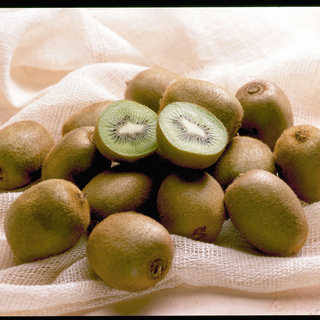 山梨県産　グリーンキウイ［８００ｇ］