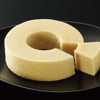 「浅草 花菓匠」ホワイトバウムクーヘン