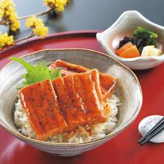 「下関 音」天然煮あなご炙り丼の具