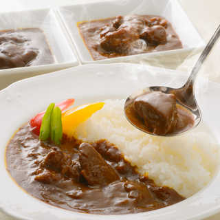 山形 創業大正12年「米沢牛黄木」 お肉屋さんの黒毛和牛カレーセット