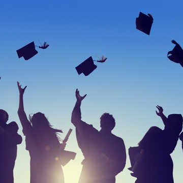 【卒業祝い】学生に人気のプレゼント特集！新生活を応援する、ナイスな選び方とは？