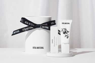 VITALMATERIAL GIFT BOX SET（リップバーム・ハンドクリーム）の