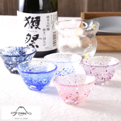 結婚祝いに贈りたいおちょこセット│日本酒がおいしくなる酒器