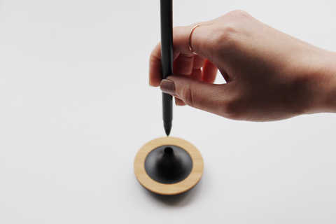 Vertical Bamboo Stand Pen