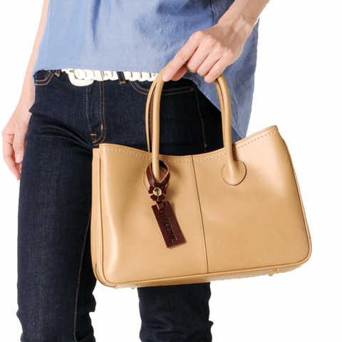 牛革 日本製 ハンドバッグ フラワーチャーム付き クロコダイル型押し