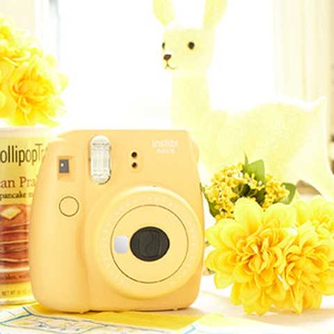 “チェキ” instax mini 8+(プラス) ハニー