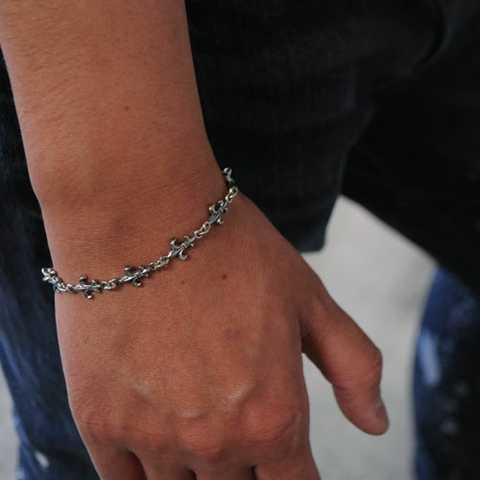 TINY FLEUR DE LIS BRACELET