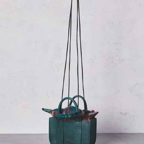 ＜MUUN（ムーニュ）＞ マイクロ バッグ