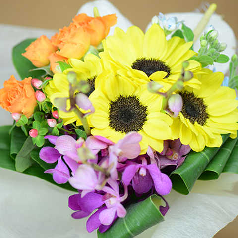 夏を彩る『ひまわり』ブーケ seasonal sunflower bouquet
