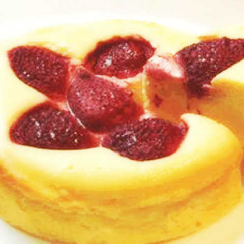 笑っていちごのチーズケーキ