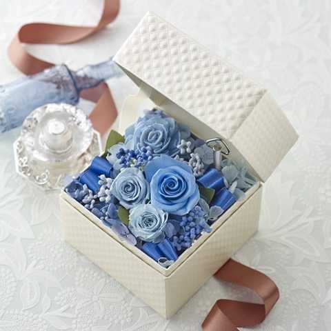 プリザーブド&アーティフィシャルアレンジメント「オルゴールフラワーブルー(星に願いを）」