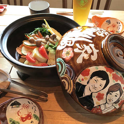  名入れ土鍋】似顔絵土鍋8号 IHプレート付（似顔絵二名様分）送料無料 耐熱食器 耐熱食器
