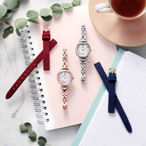 [シチズン] 腕時計 ウィッカ ブレスライン #ときめくダイヤ 替えバンド付 1ポイントダイヤ入 スワロフスキー・クリスタル使用 KL0-561-15 レディース ピンクゴールド