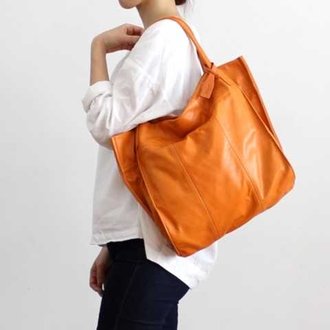 国産牛革で味わう贅沢なドレープ感Dakota ダコタ グレース トートバッグ 1033780