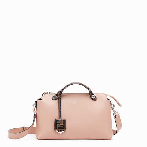 バイ ザ ウェイ ミディアム