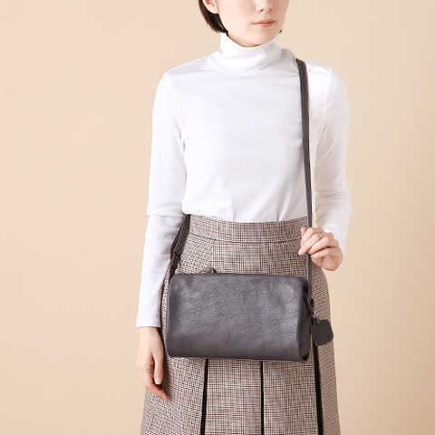 ゴートベーシック スクエアショルダーバッグ