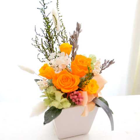 ほんのり香る100%プリザーブドフラワーアレンジ　[アロマピュア] イエロー×オレンジ
